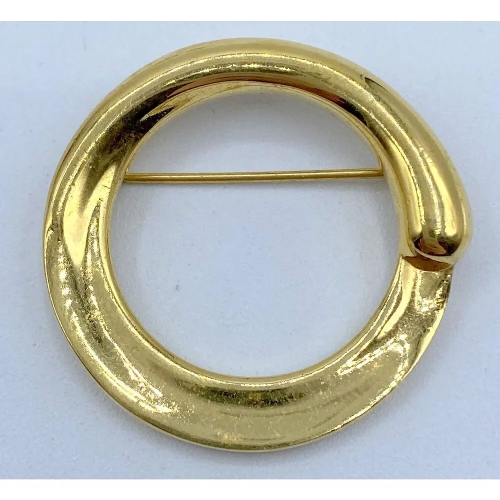 Vintage Minimalist Brooch Signed Monet Gold Tone PIN 1.25” Round Pendant MCM